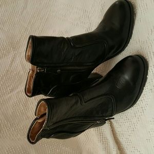 Frye ankle bootie